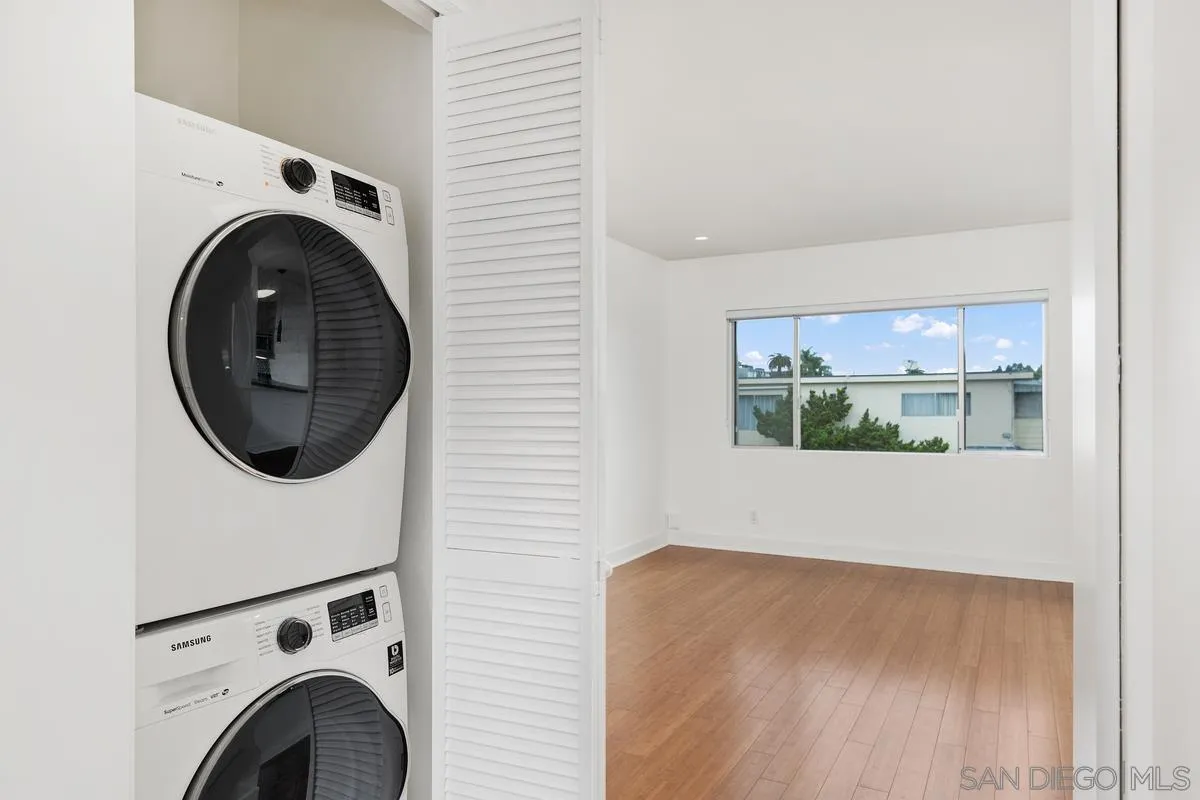 Photo #8: 2601036 Listing: Photo #8