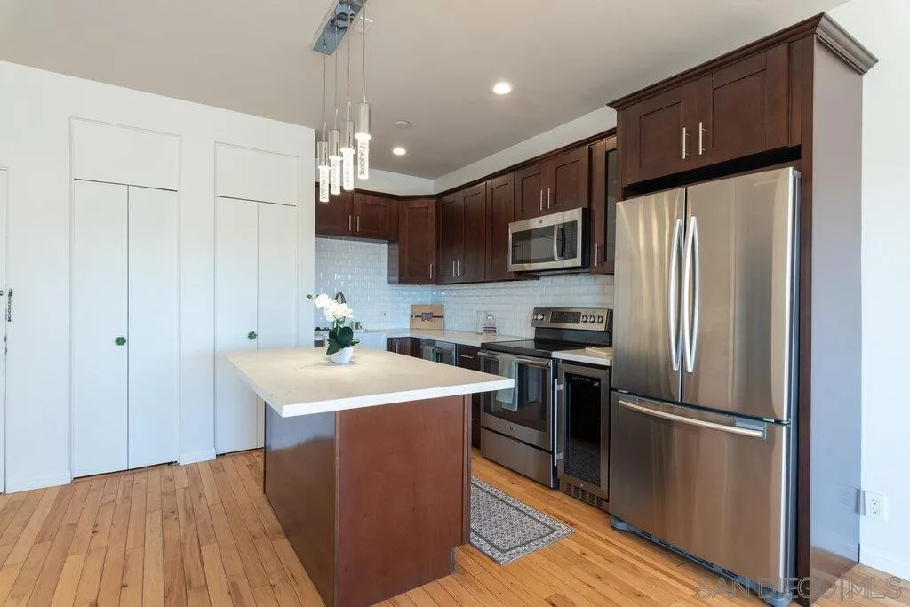 Photo #4: 2601040 Listing: Photo #4