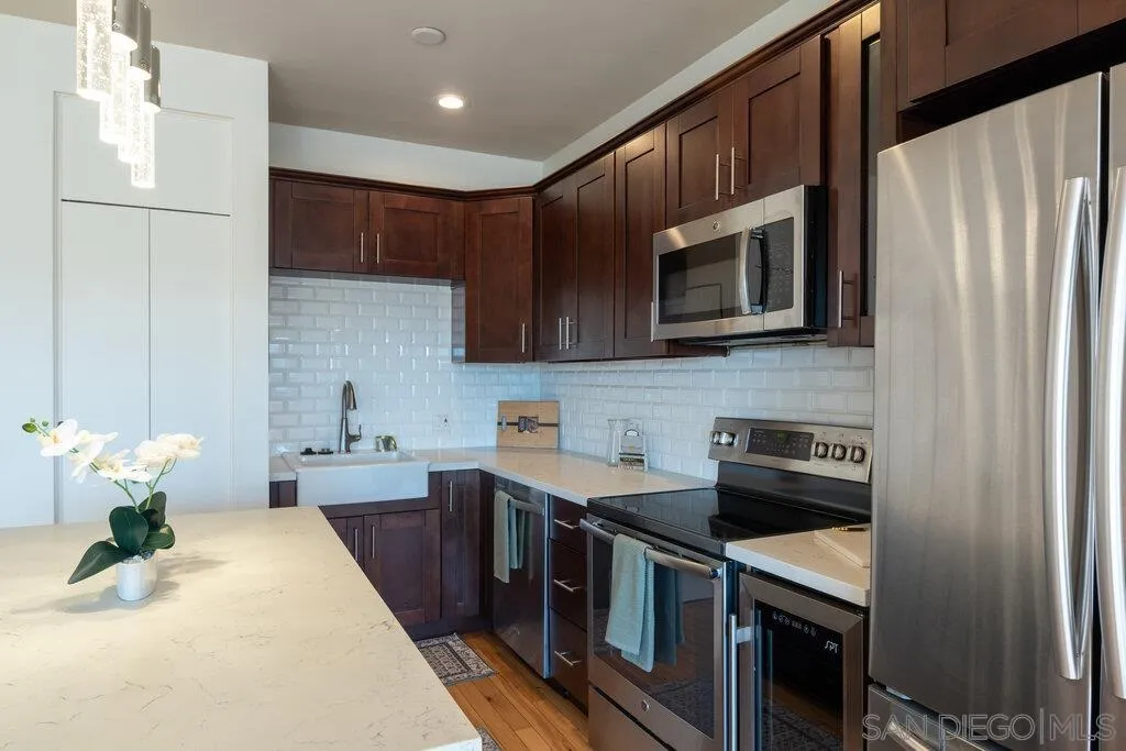 Photo #6: 2601040 Listing: Photo #6