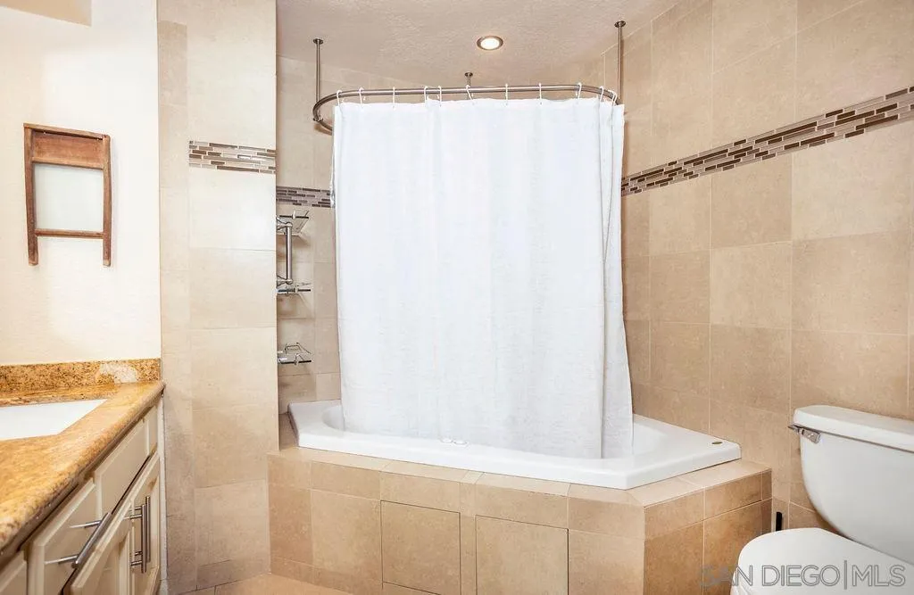 Photo #15: 2601043 Listing: Photo #15