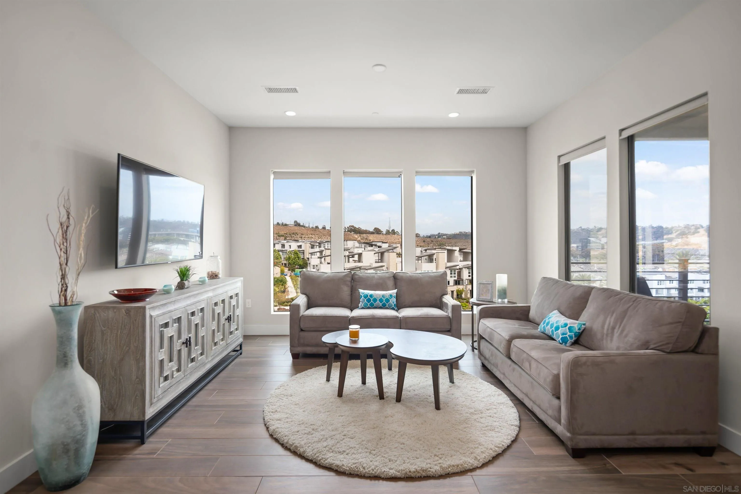 Photo #6: 2601044 Listing: Photo #6