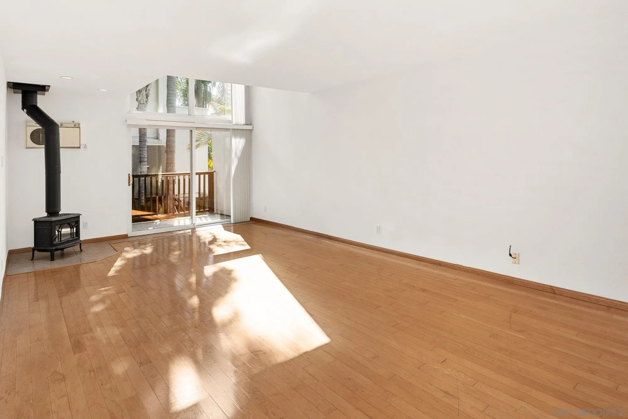 Photo #6: 2601046 Listing: Photo #6