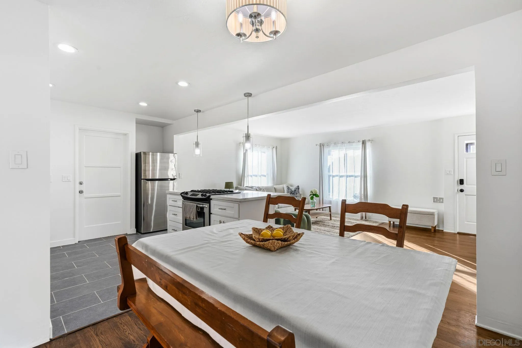 https://cdn.realtyfeed.com/cdn/127/2601047/4bc1c98ab13a16b9cc56c82bf6d49763.webp