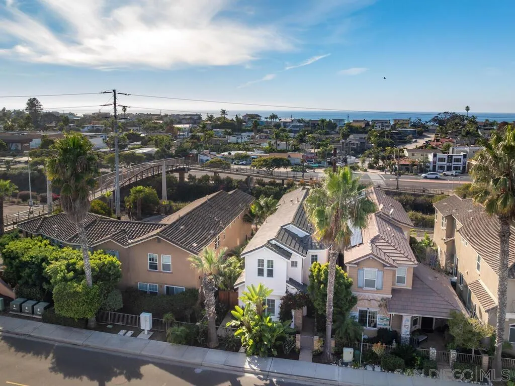 https://cdn.realtyfeed.com/cdn/127/2601051/2b6184dd74813e71b531166fe5e58015.webp