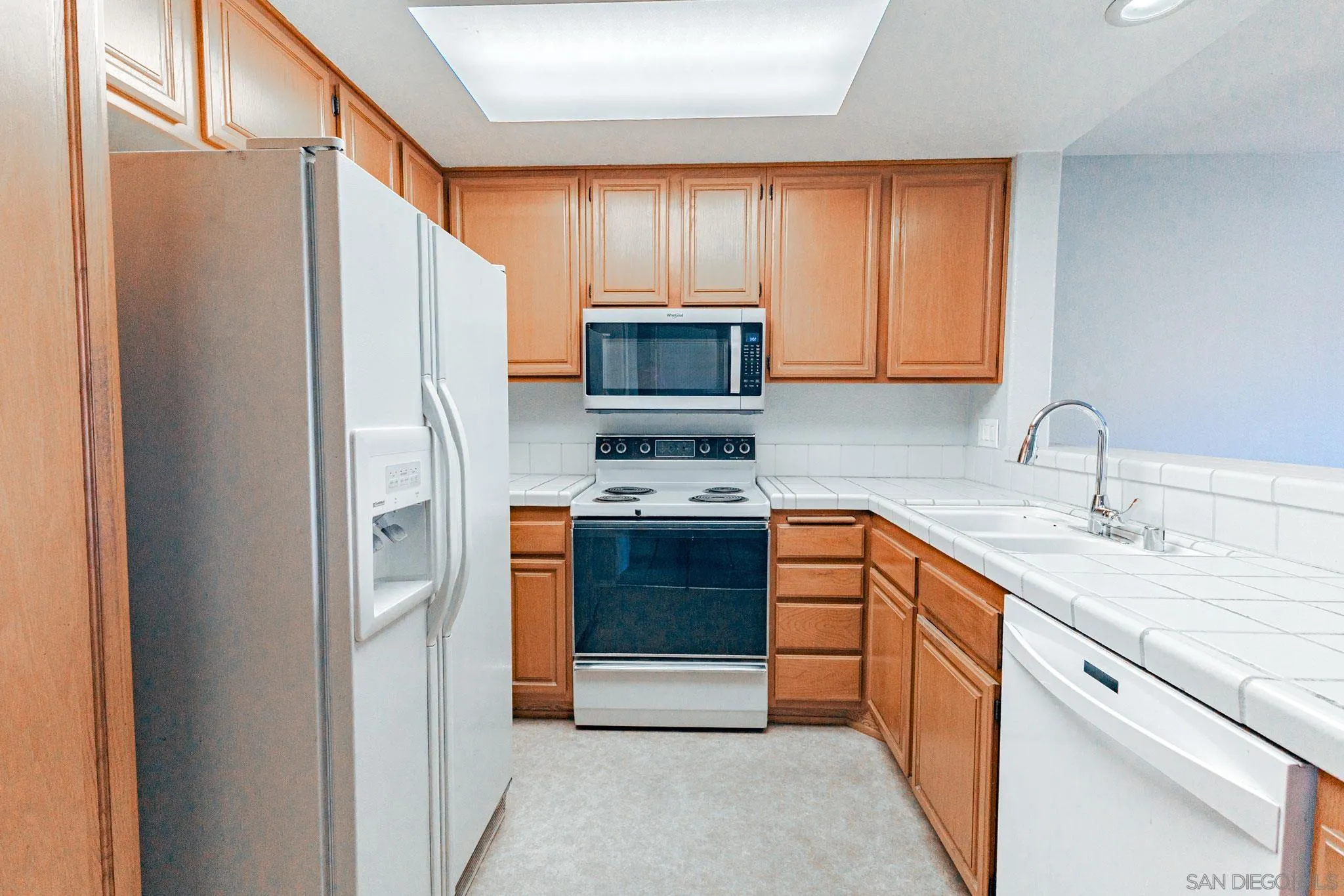 Photo #9: 2601052 Listing: Photo #9