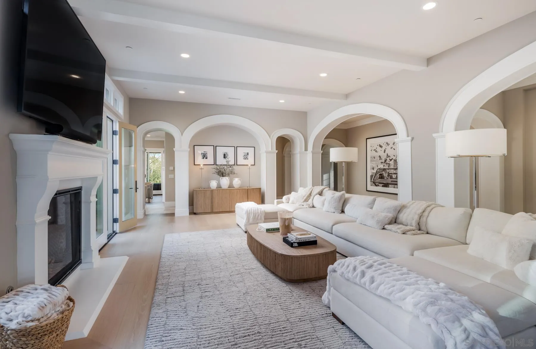 https://cdn.realtyfeed.com/cdn/127/2601055/79ace7689b0ce758479fe60202551023.webp
