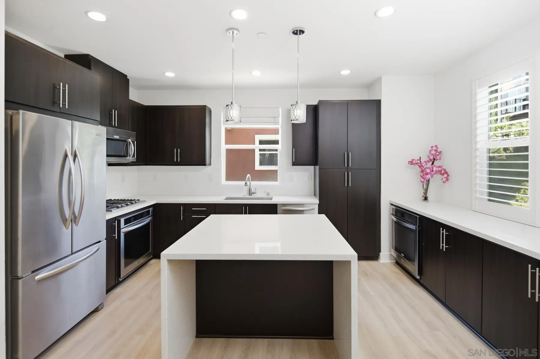 Photo #1: 2601057 Listing: Photo #1