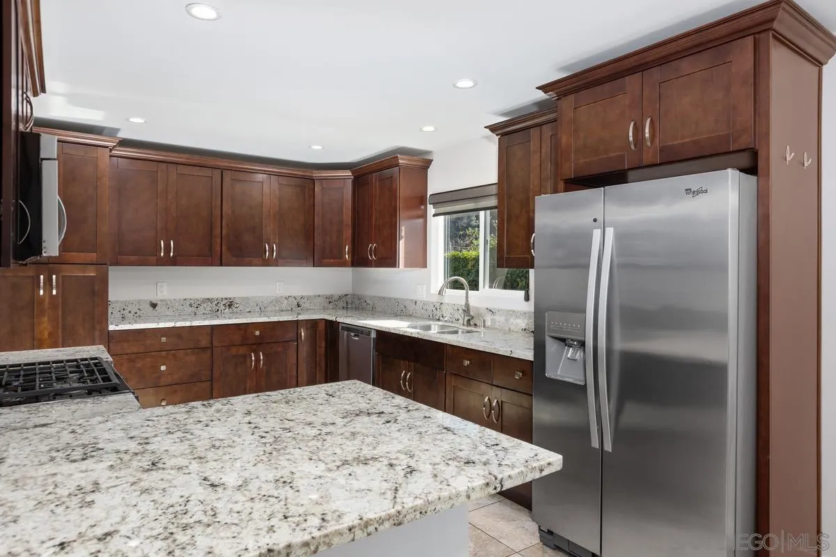 https://cdn.realtyfeed.com/cdn/127/2601060/53edf9000f187a9e5734e35941e67b4d.webp