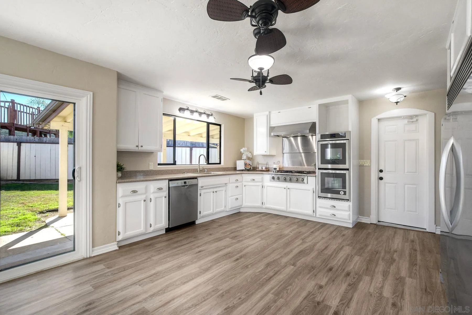 https://cdn.realtyfeed.com/cdn/127/2601061/15173ae6570c290c42fa1d1518a4b052.webp