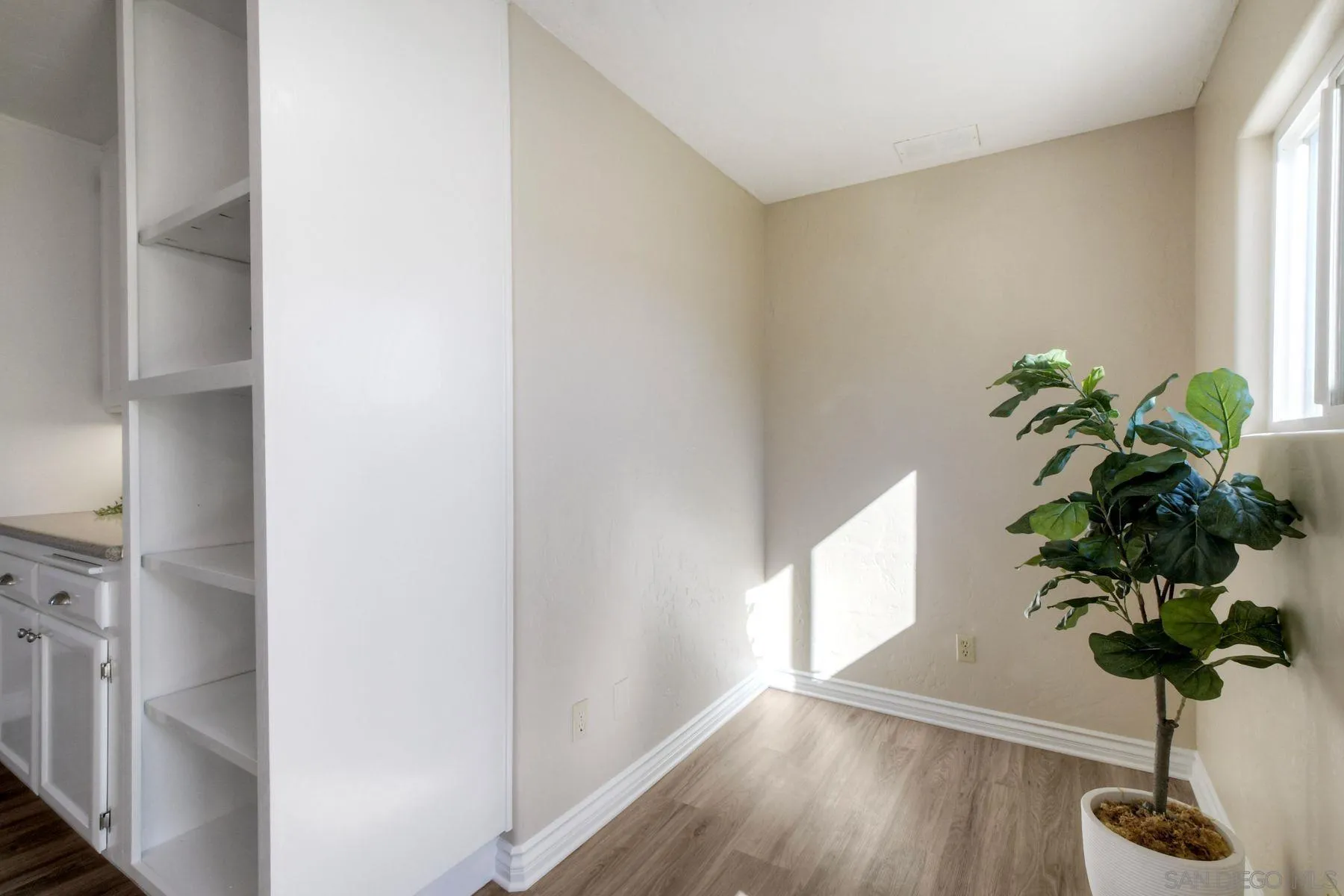 https://cdn.realtyfeed.com/cdn/127/2601061/40f20da303b580f227d3ca5b1ac58278.webp