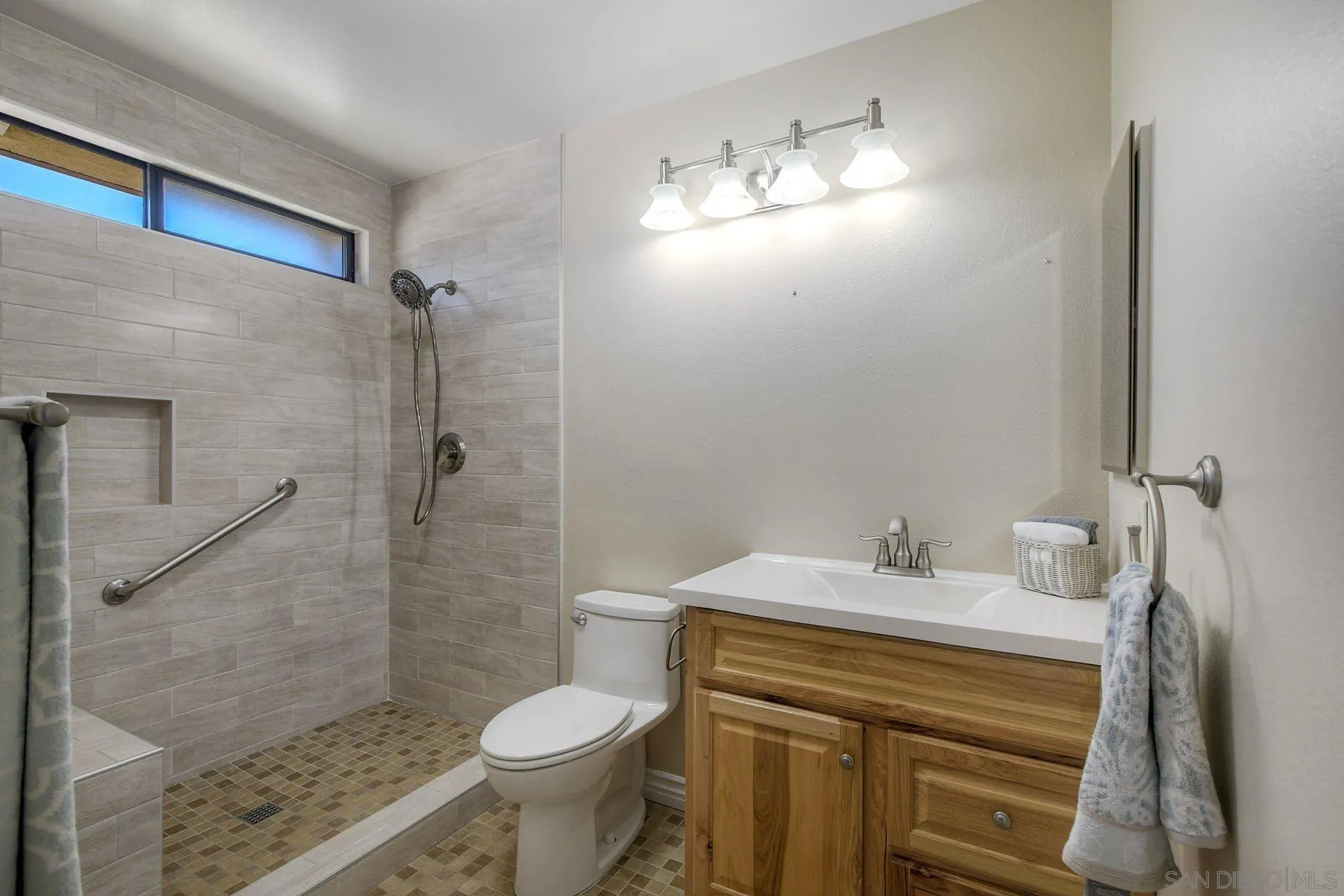 https://cdn.realtyfeed.com/cdn/127/2601061/8a18de493f374534fa948346866d19a0.webp
