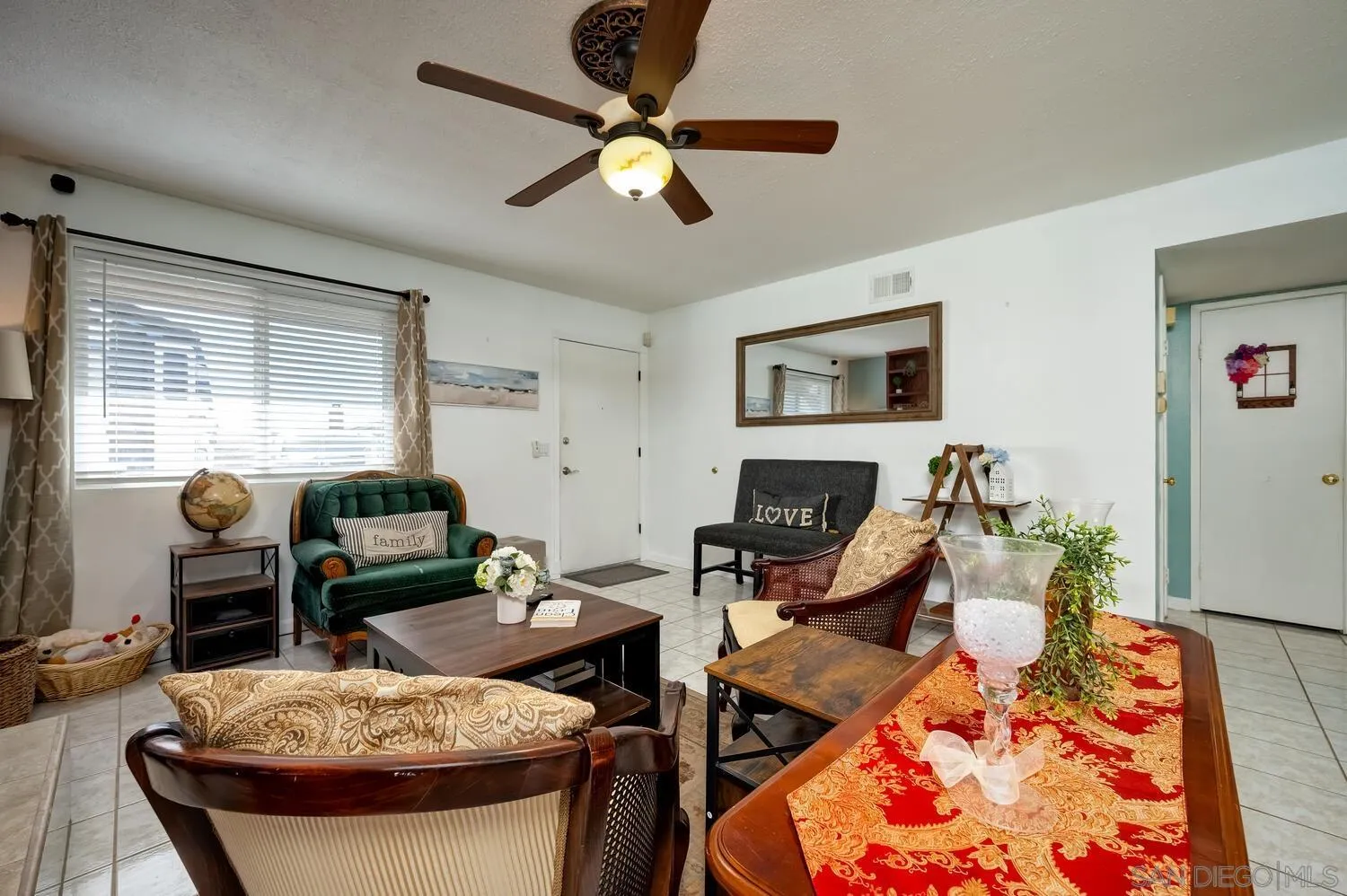 https://cdn.realtyfeed.com/cdn/127/2601062/d72680995db654e5c84fd2083a7c1238.webp