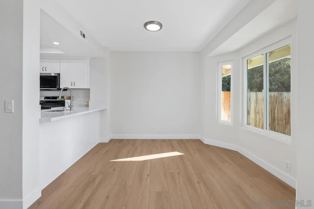 Photo #5: 2601065 Listing: Photo #5