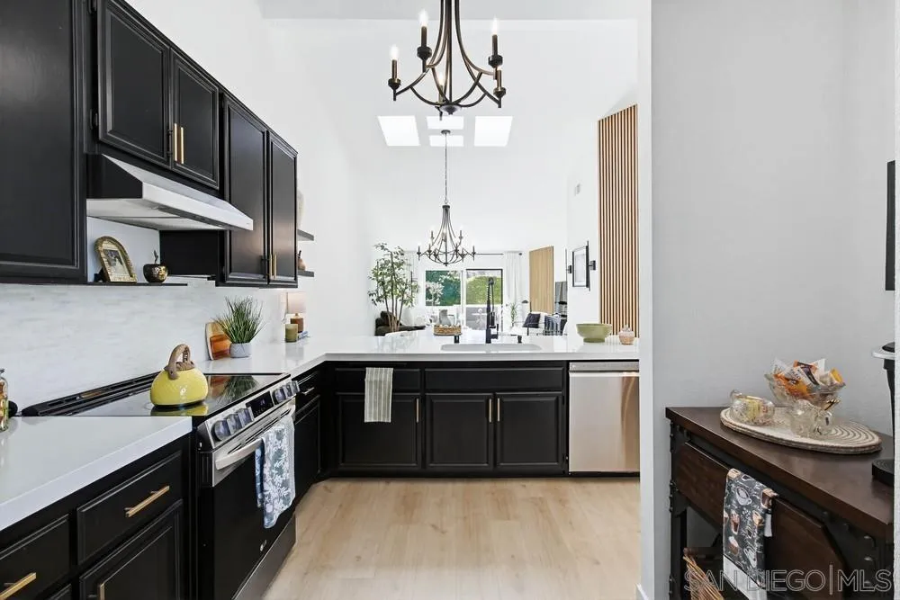 Photo #12: 2601067 Listing: Photo #12