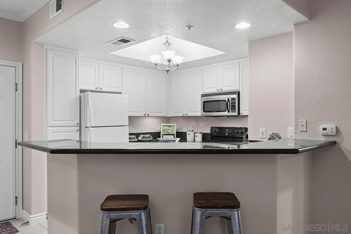 Photo #17: 2601073 Listing: Photo #17