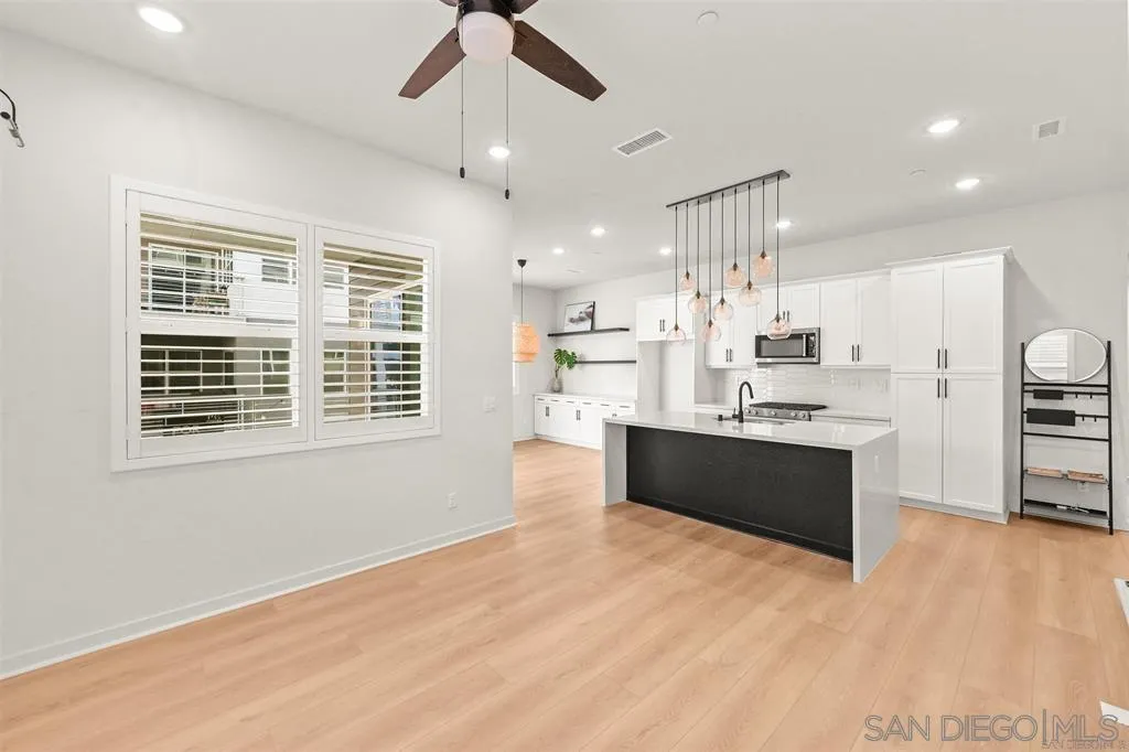 Photo #2: 2601075 Listing: Photo #2