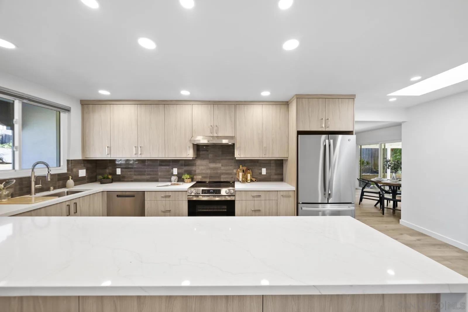 https://cdn.realtyfeed.com/cdn/127/2601076/16b6f0c06bba0aa3786b77759975b1ed.webp