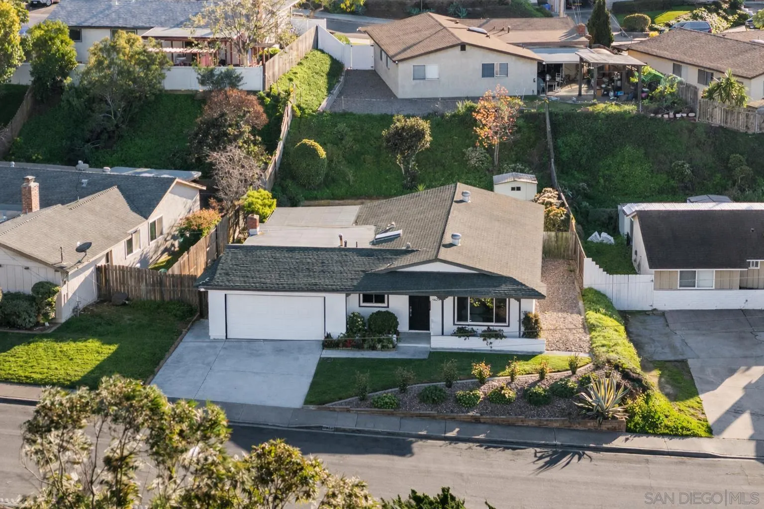 https://cdn.realtyfeed.com/cdn/127/2601076/2adf407fb00c0ec056b53db60cc48884.webp