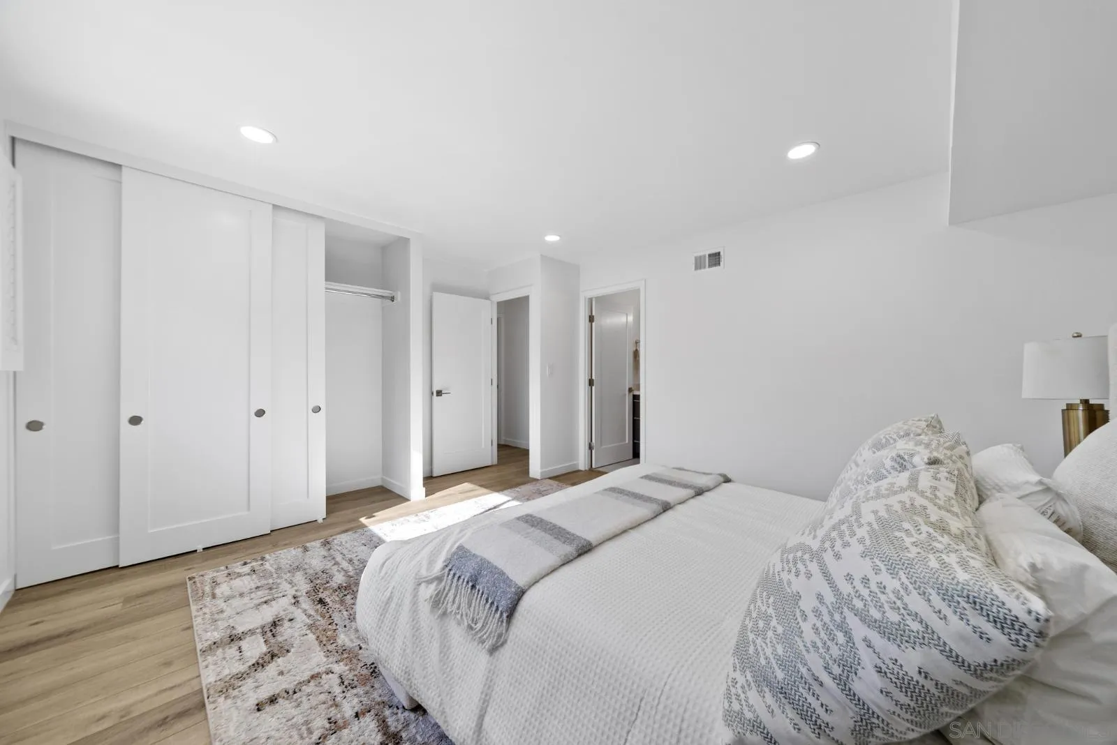 https://cdn.realtyfeed.com/cdn/127/2601076/ab695a04d924baed1b9c3f7ed8795308.webp