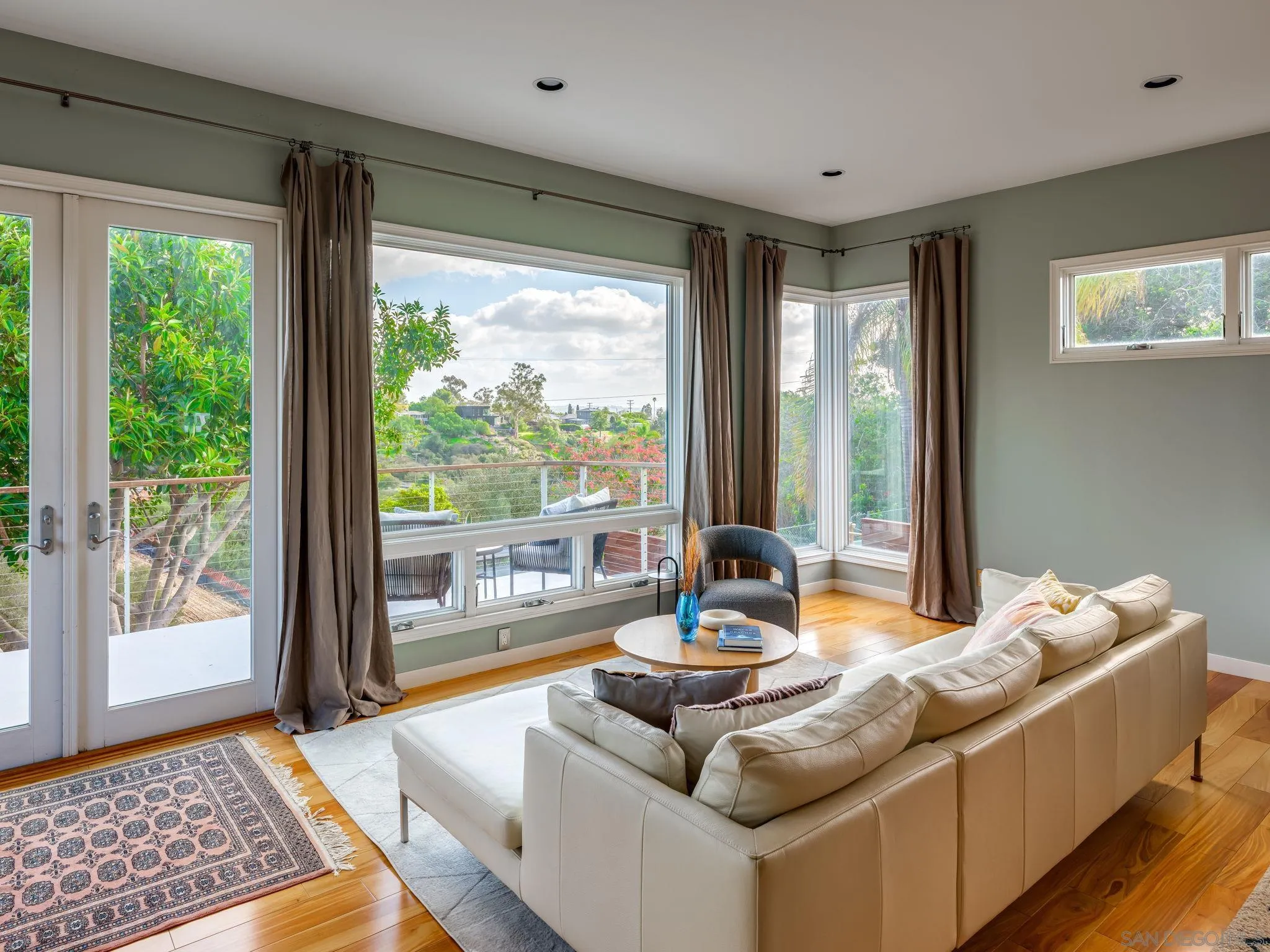 https://cdn.realtyfeed.com/cdn/127/2601077/4946f07e7a72577e78c7eb5c62114ac4.webp