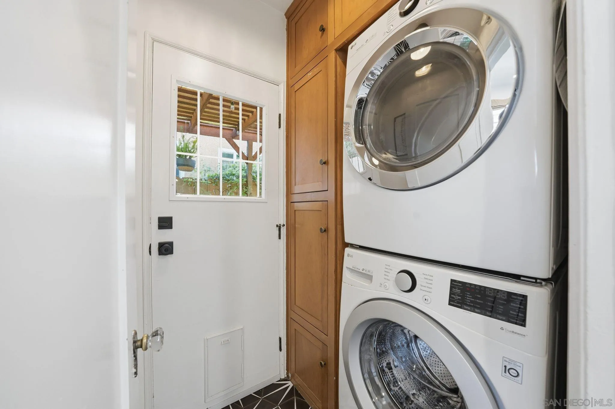 https://cdn.realtyfeed.com/cdn/127/2601086/448ba49d8212721d756a751349493649.webp
