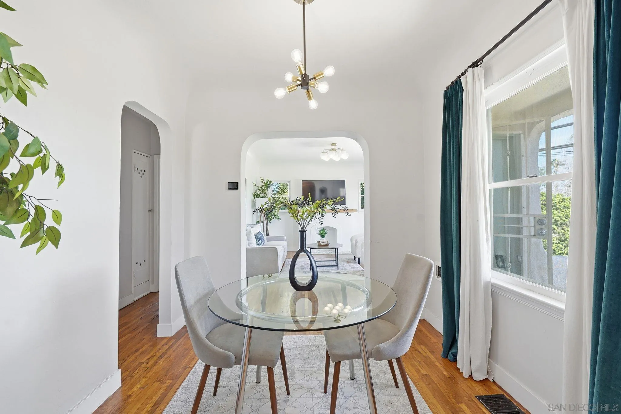 https://cdn.realtyfeed.com/cdn/127/2601086/c379746a8faad9c00014a911b2d050d0.webp