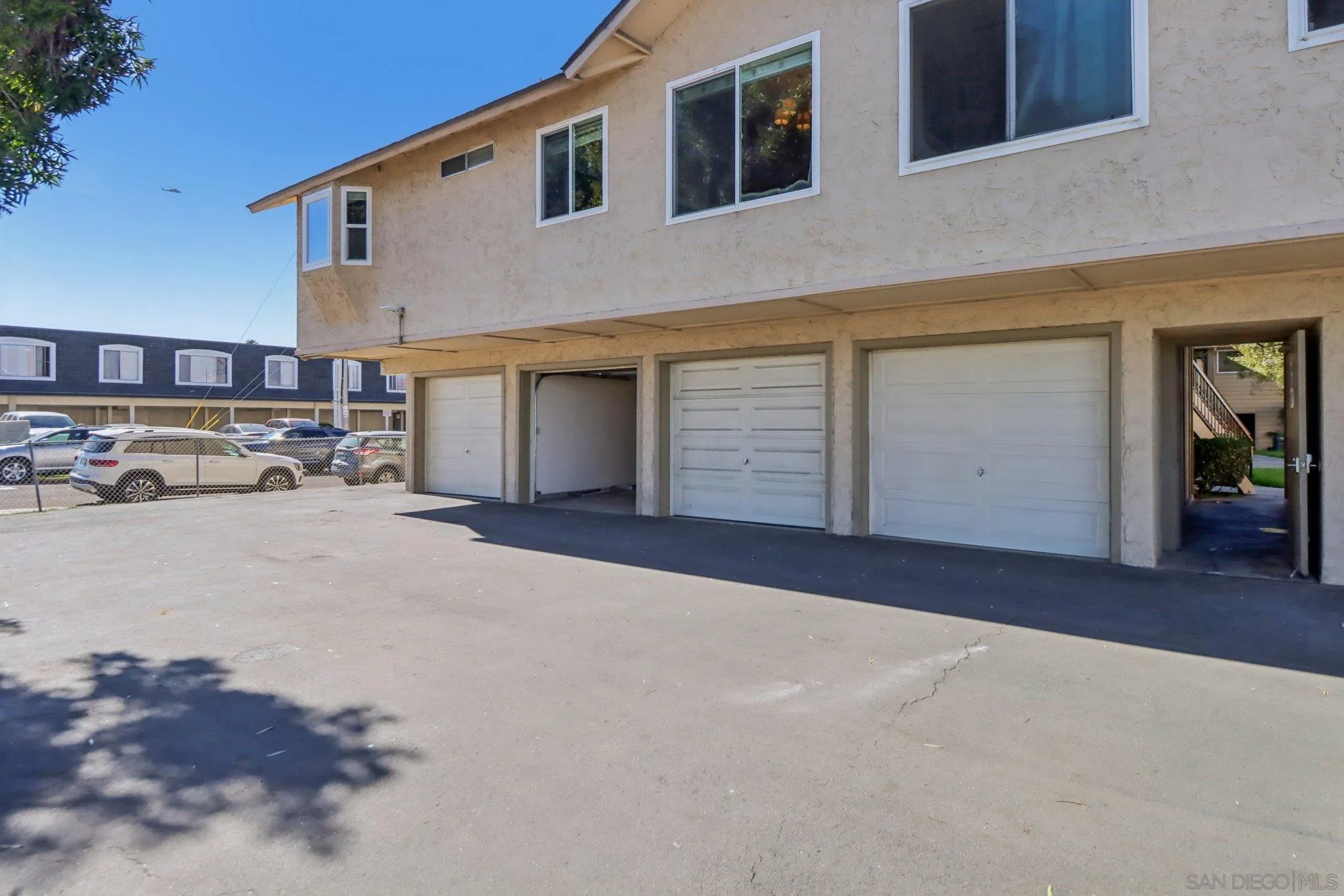 https://cdn.realtyfeed.com/cdn/127/2601087/37798752e34b0002097818f64e4a2a34.webp