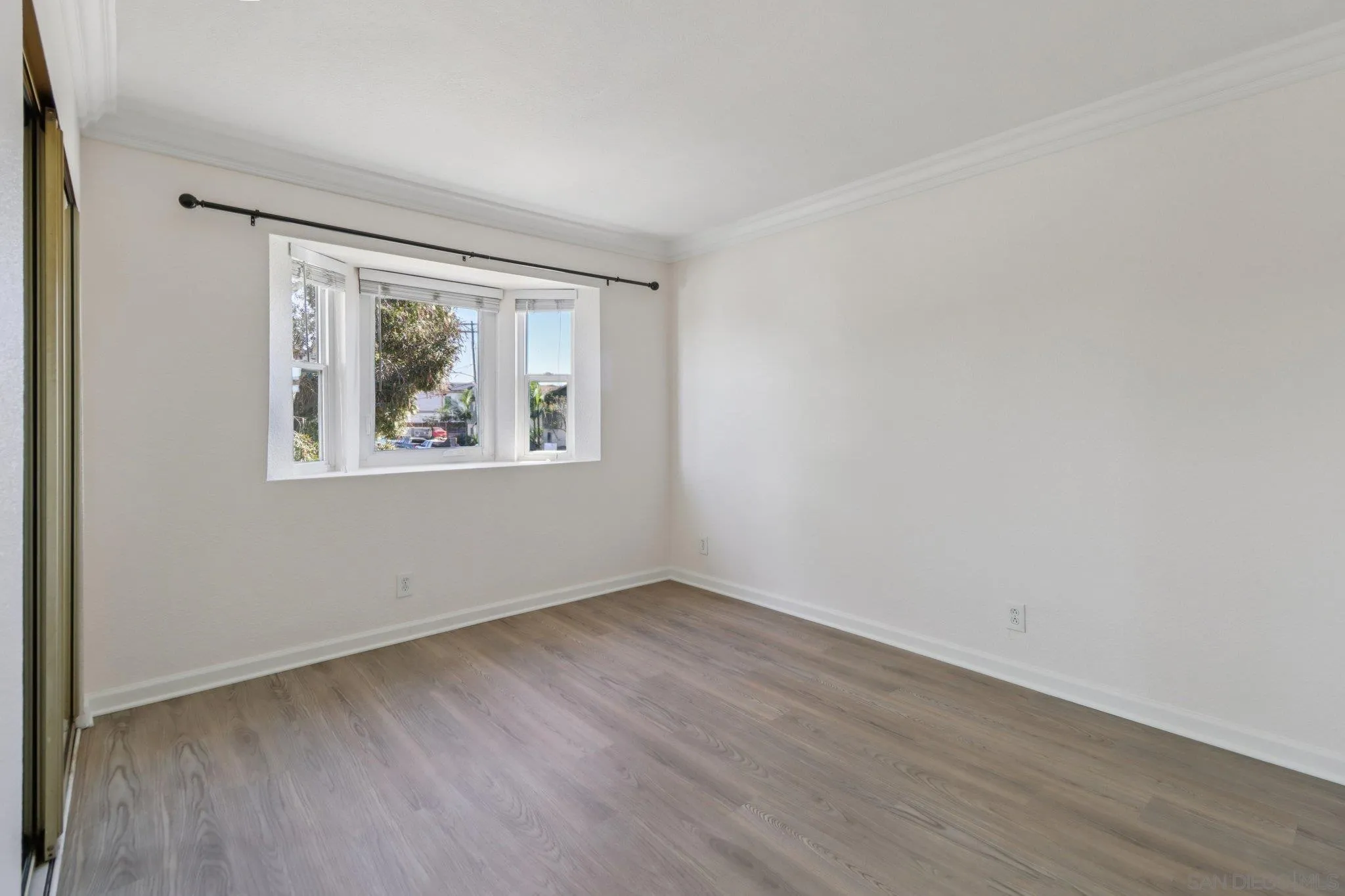 https://cdn.realtyfeed.com/cdn/127/2601087/8c291880785459461ab73d218872af37.webp