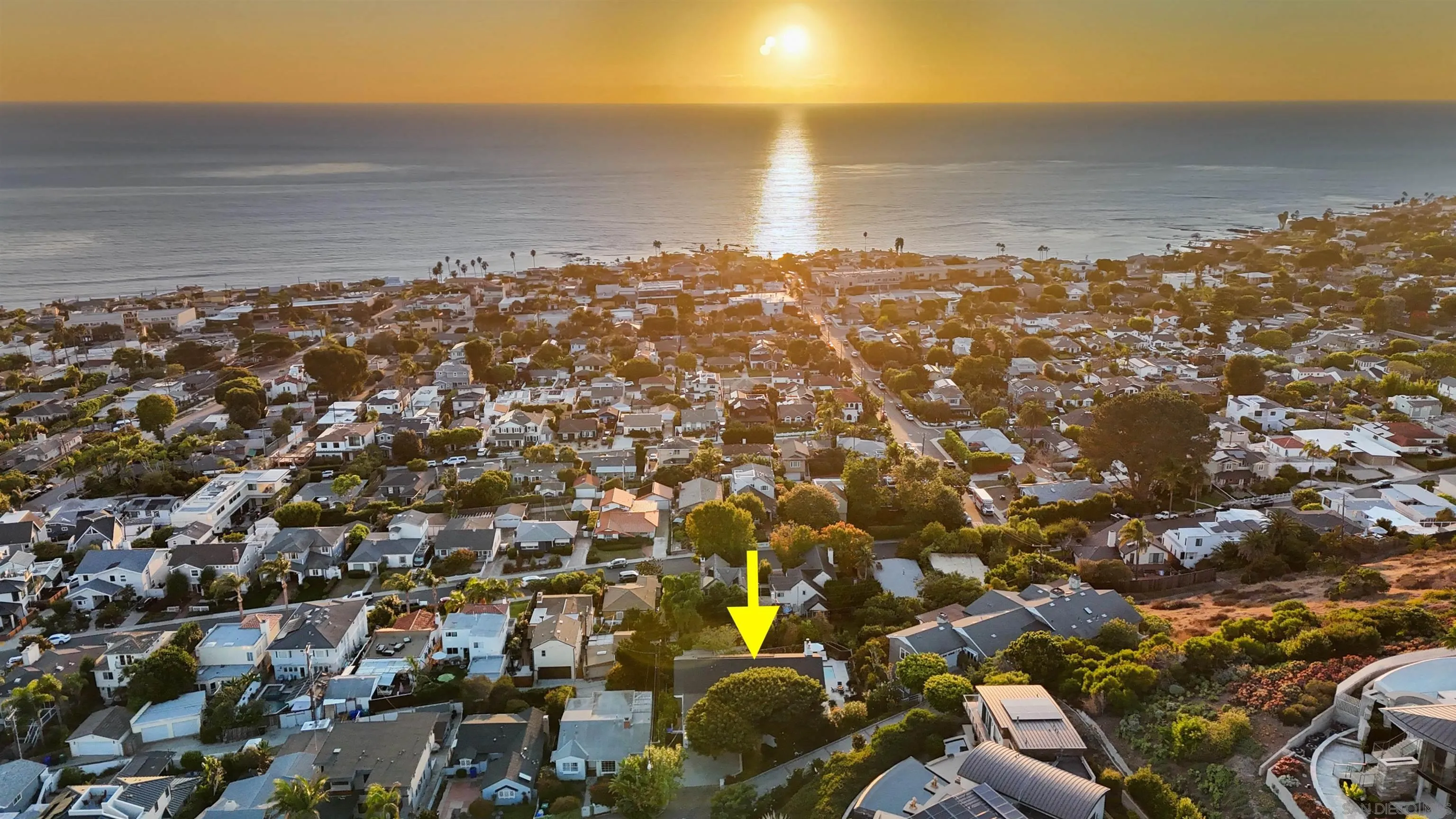 https://cdn.realtyfeed.com/cdn/127/2601090/c8fc02386ac320d2836694968168d418.webp