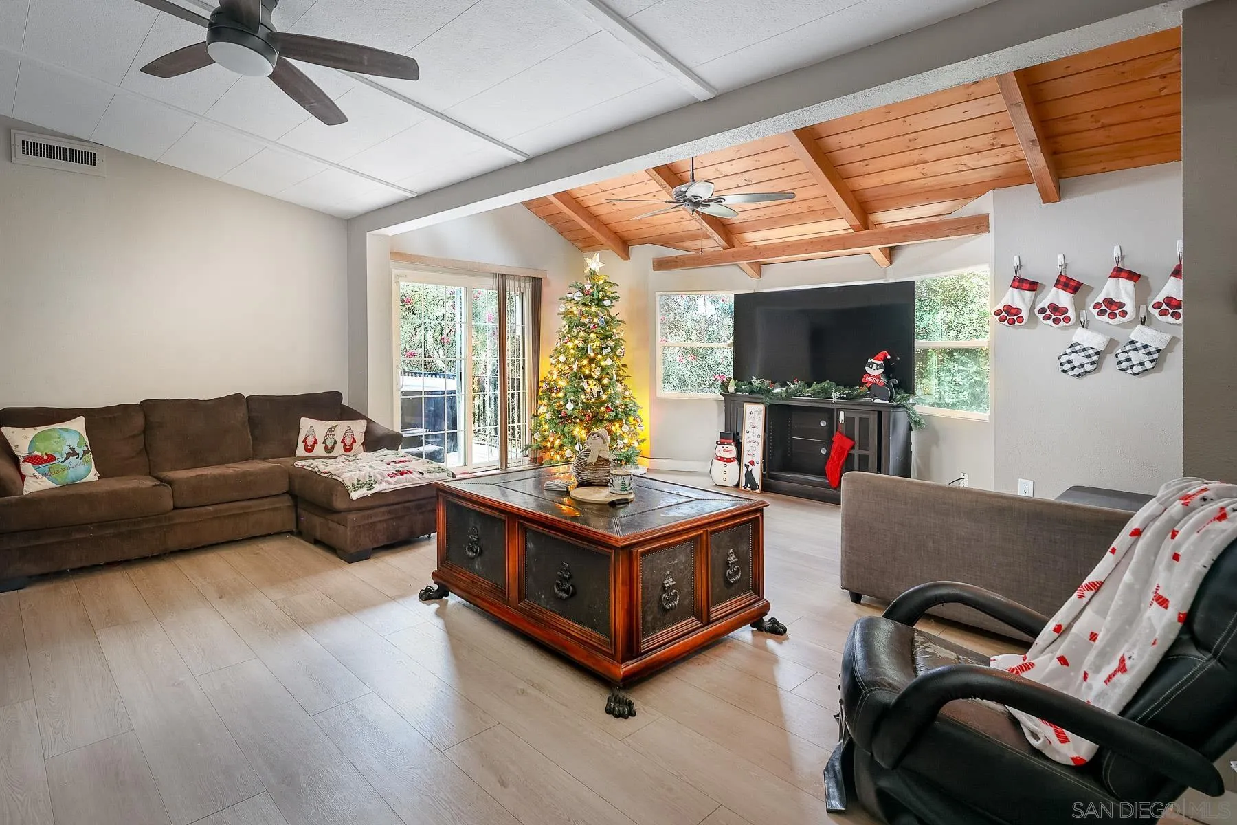 https://cdn.realtyfeed.com/cdn/127/2601091/103094e8e7c09f5f85710bde276515c6.webp