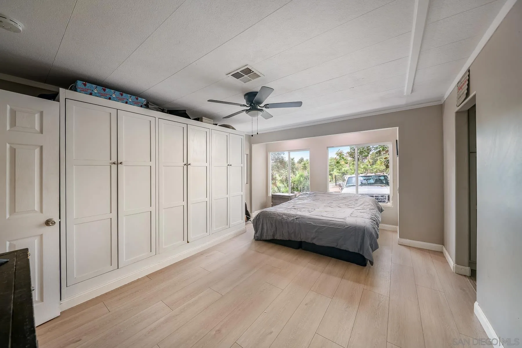 https://cdn.realtyfeed.com/cdn/127/2601091/36aa68938f570bd3f6347d9f3470856b.webp