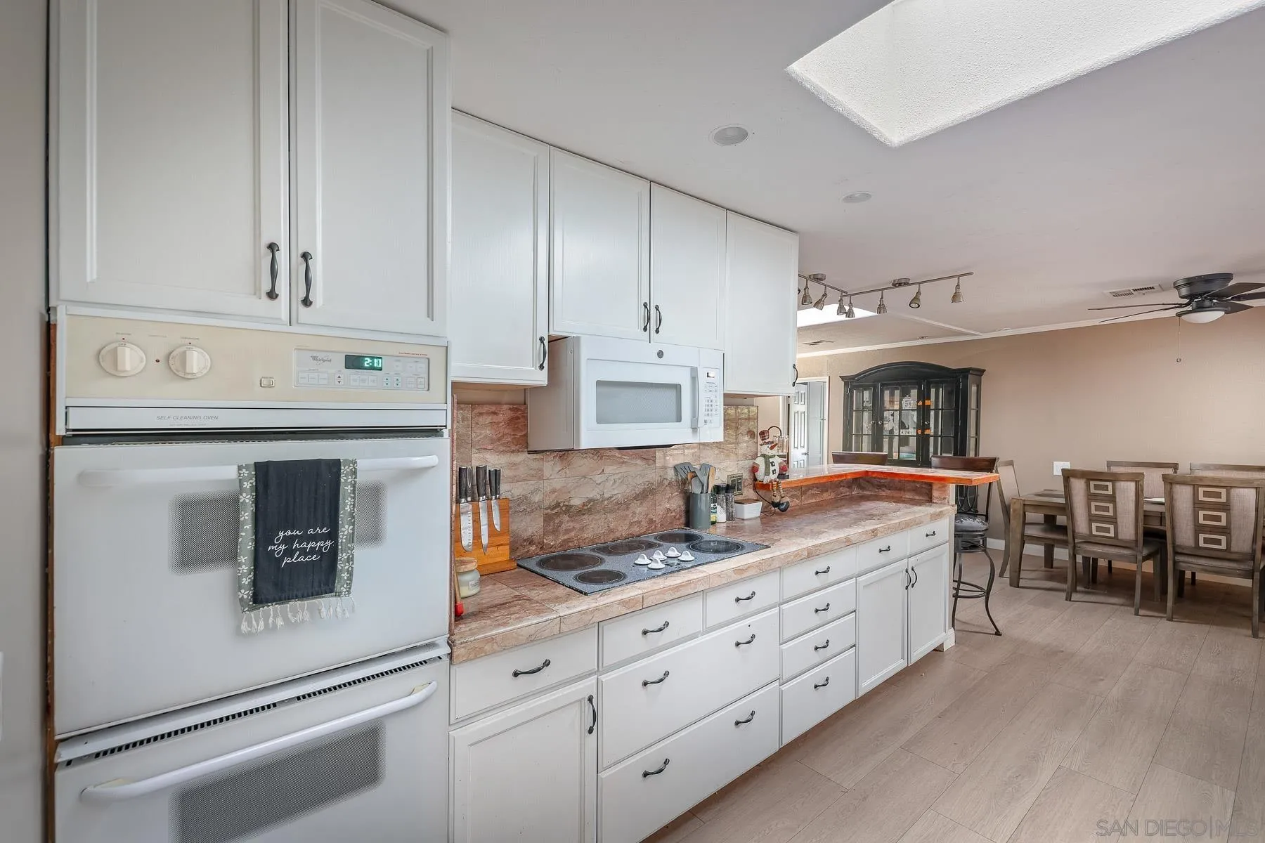 https://cdn.realtyfeed.com/cdn/127/2601091/5408368b90242a1dbbab1763b47a1faa.webp