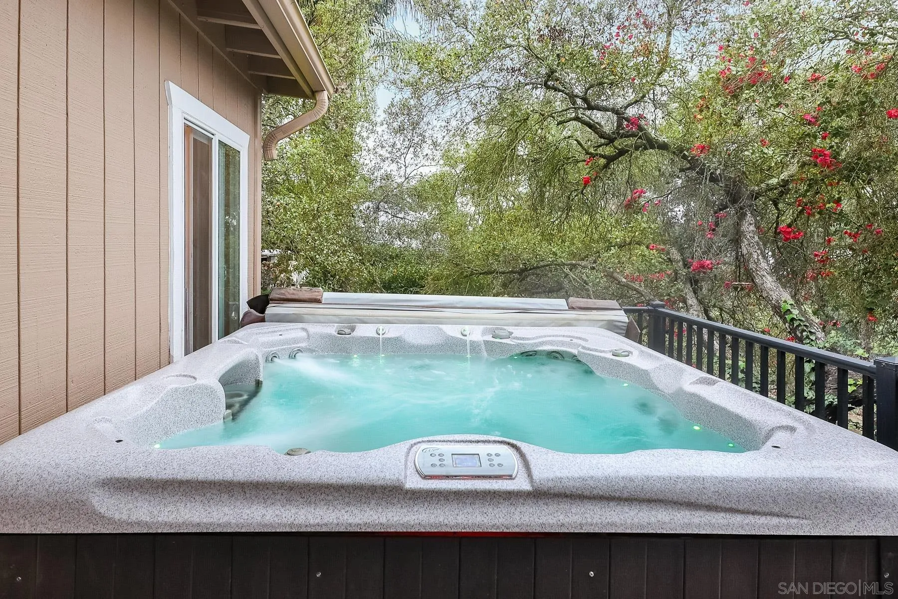 https://cdn.realtyfeed.com/cdn/127/2601091/99b91777b80bc51e82dc016589c3292b.webp