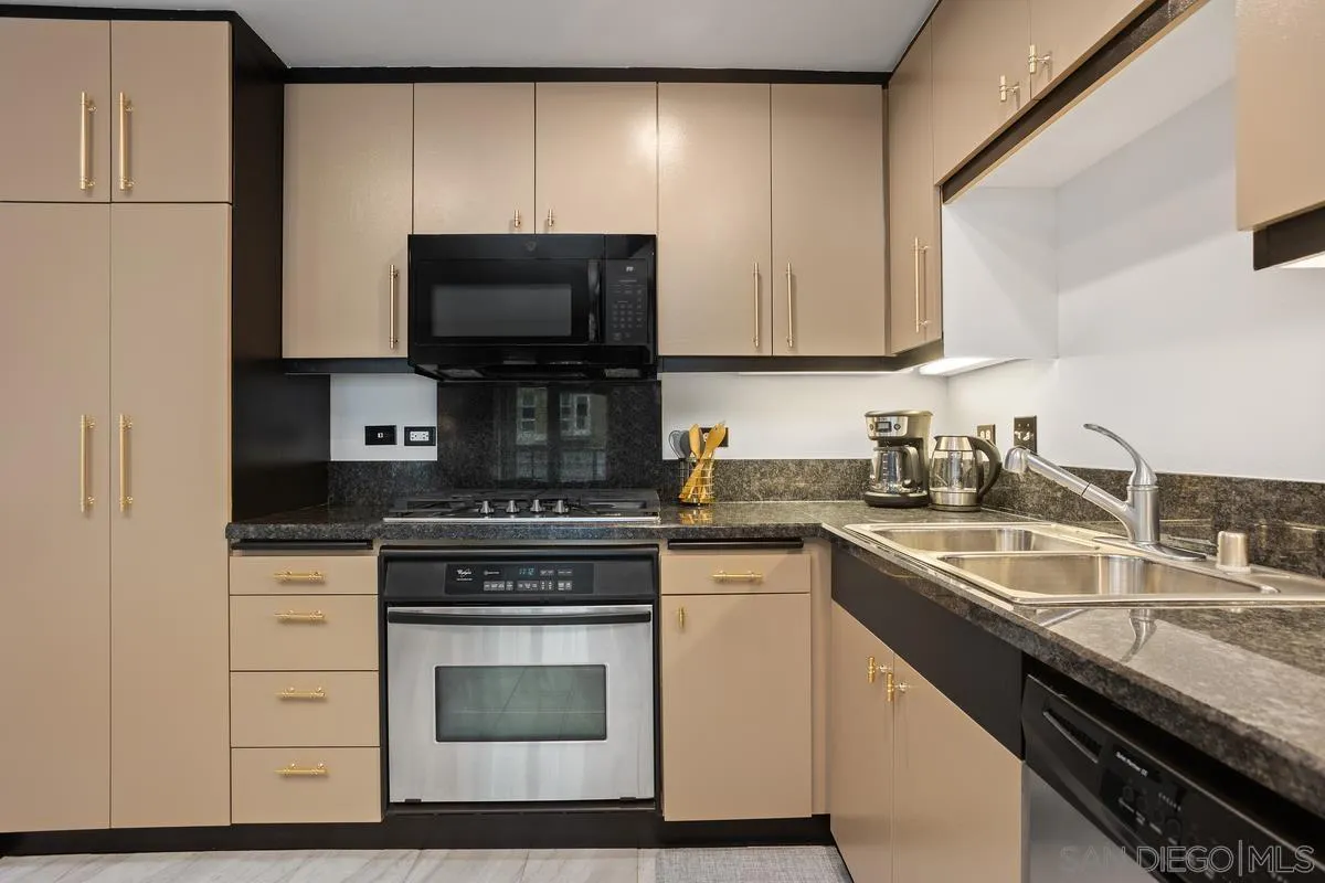 Photo #6: 2601097 Listing: Photo #6