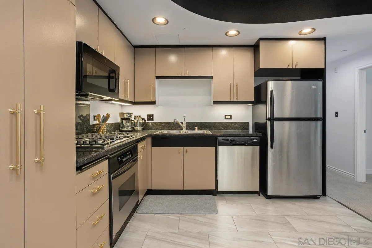 Photo #8: 2601097 Listing: Photo #8