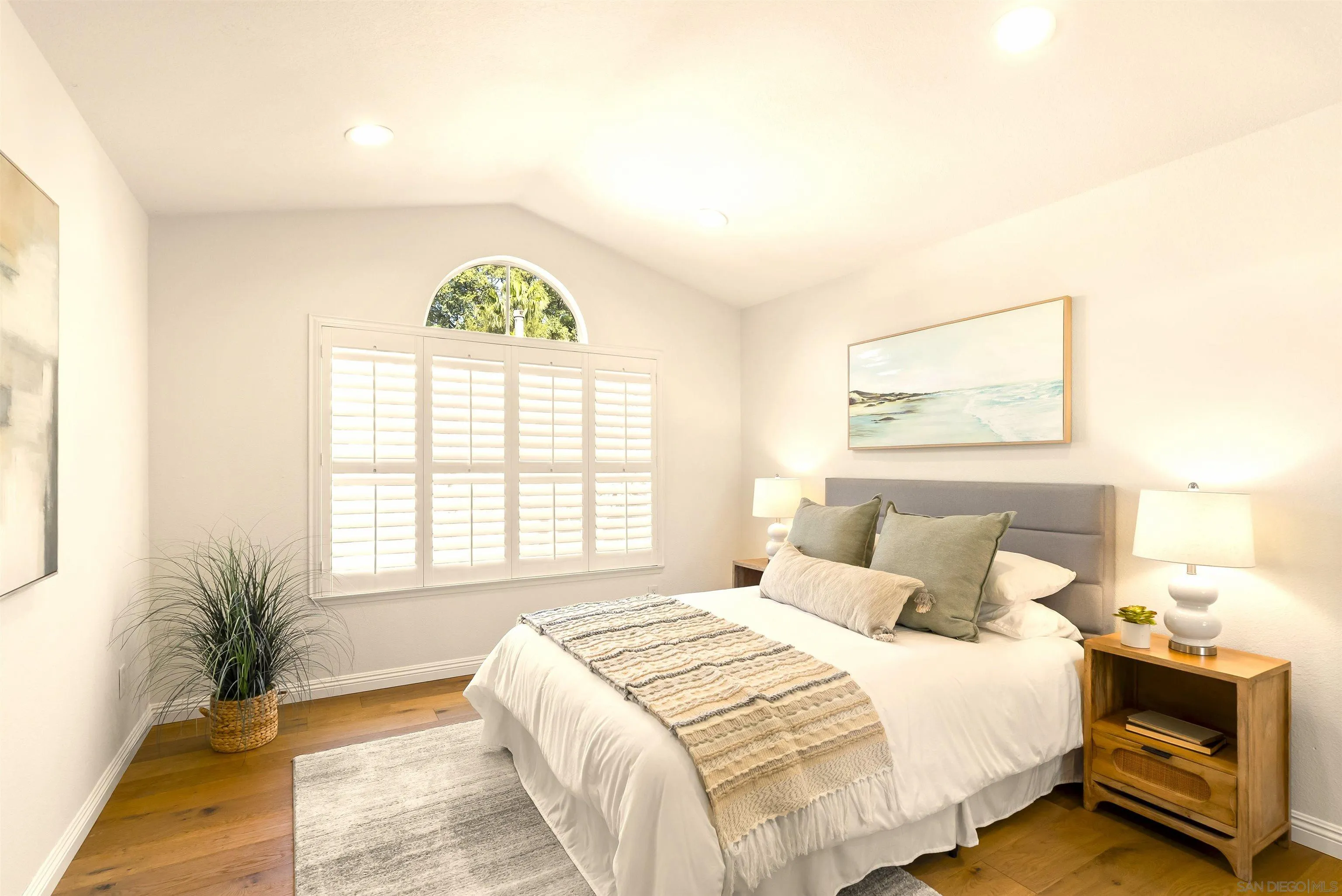 Photo #13: 2601098 Listing: Photo #13