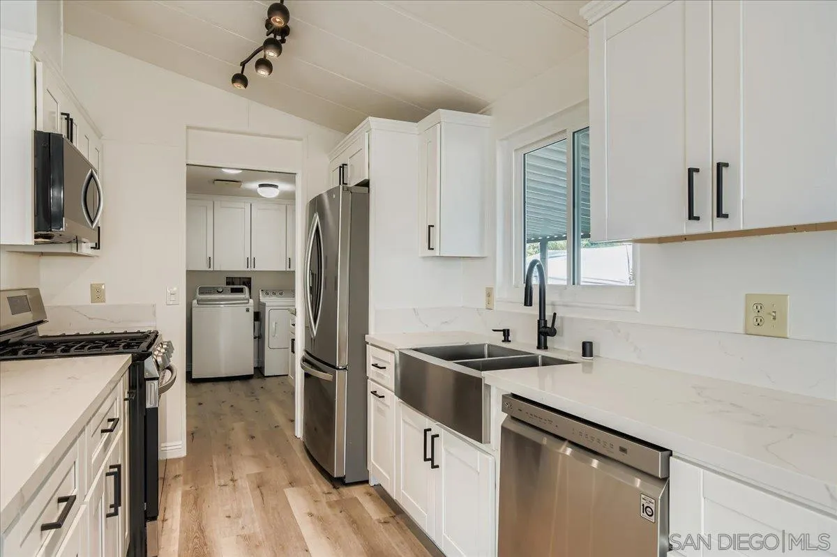 https://cdn.realtyfeed.com/cdn/127/2601100/56a845daa8017c9e0c6a6fc8395031f0.webp