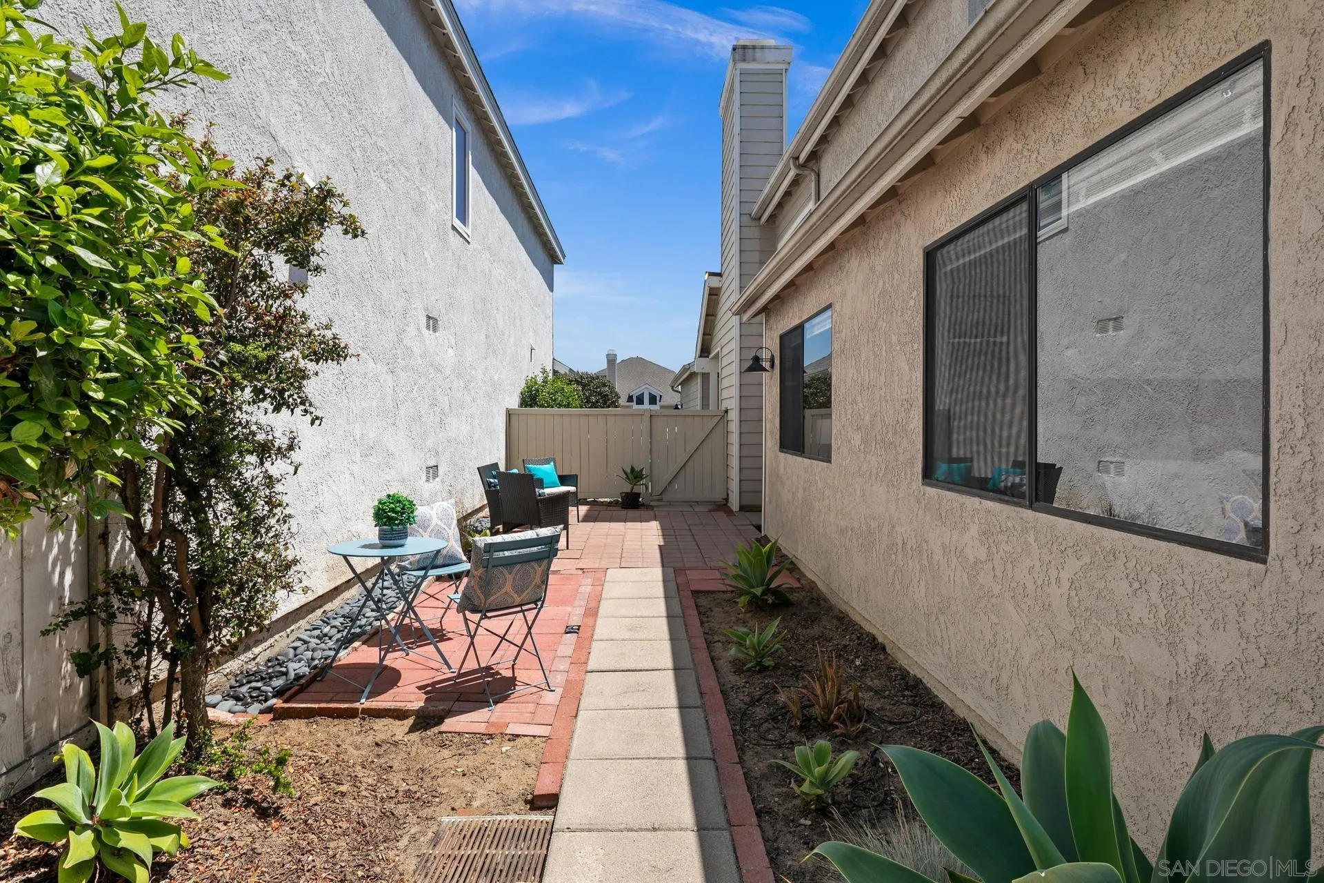 https://cdn.realtyfeed.com/cdn/127/2601101/6594d2795719c730949bea00919ff11c.webp