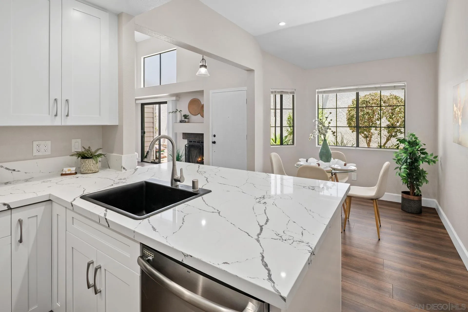 https://cdn.realtyfeed.com/cdn/127/2601101/84ef0f977b4177459eca2584c5494299.webp