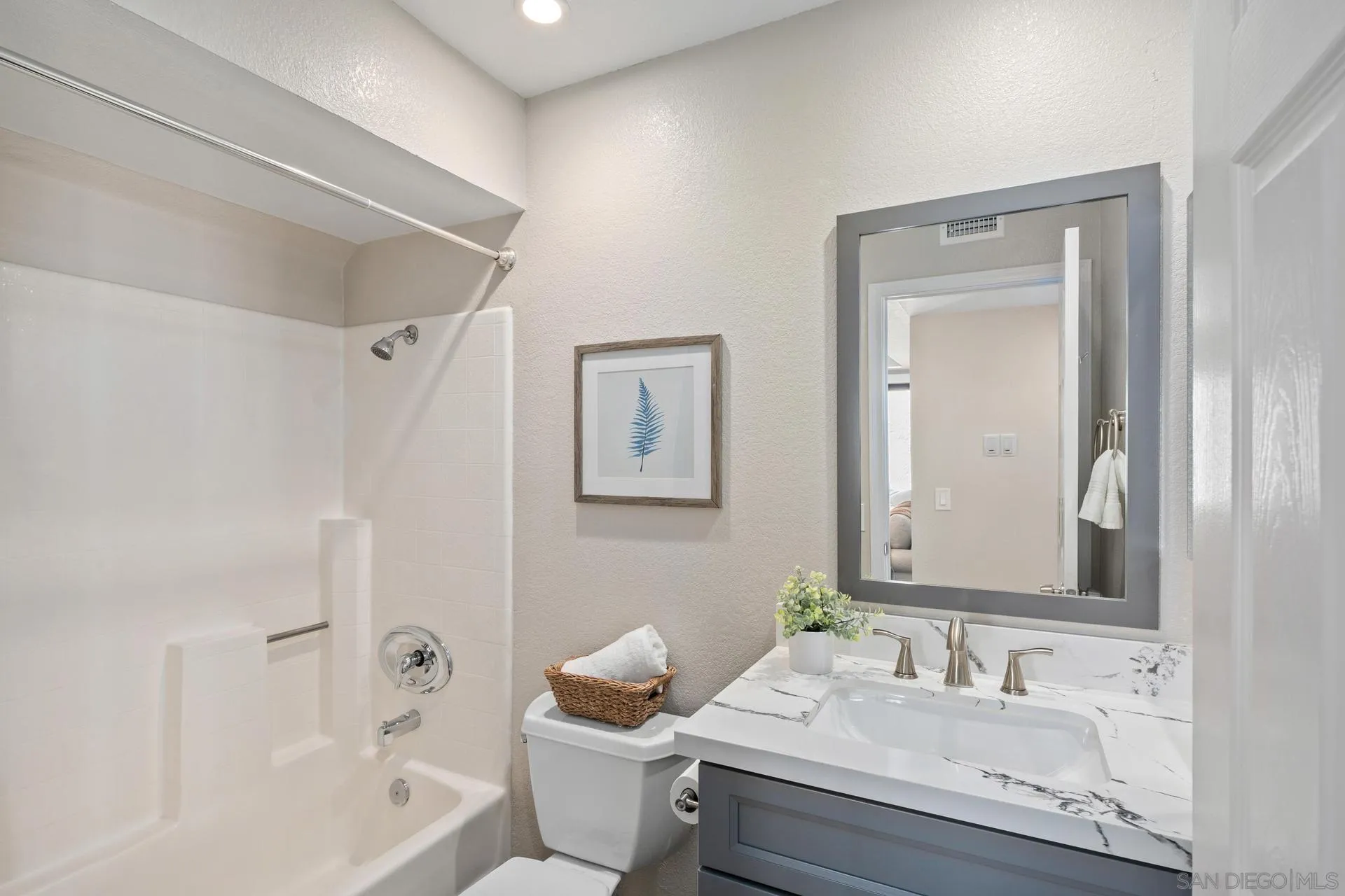 https://cdn.realtyfeed.com/cdn/127/2601101/a5099375e353d2306aed398801b2959f.webp