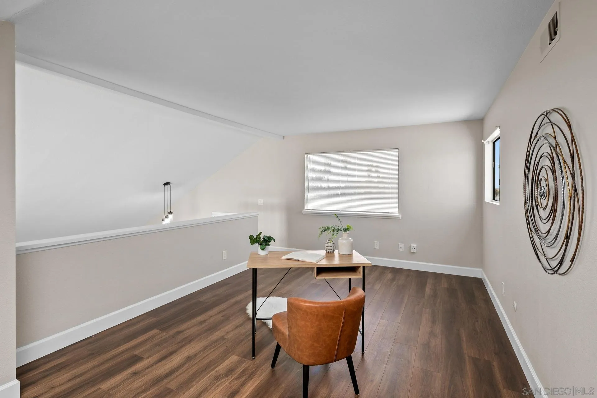 https://cdn.realtyfeed.com/cdn/127/2601101/ed1bf7433d1950251156254228fa1c99.webp