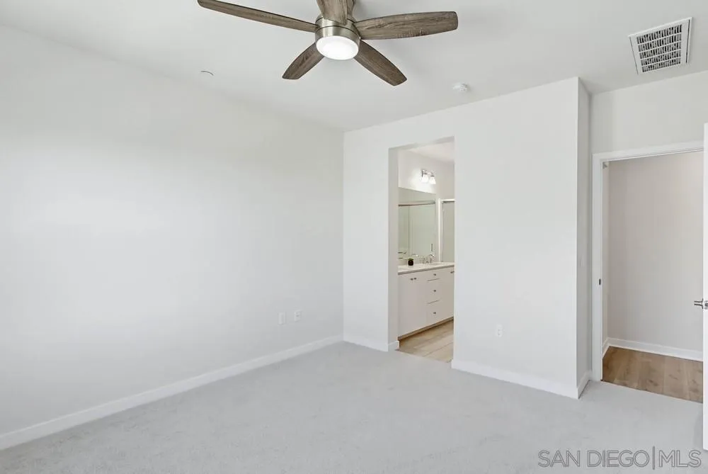 Photo #27: 2601102 Listing: Photo #27