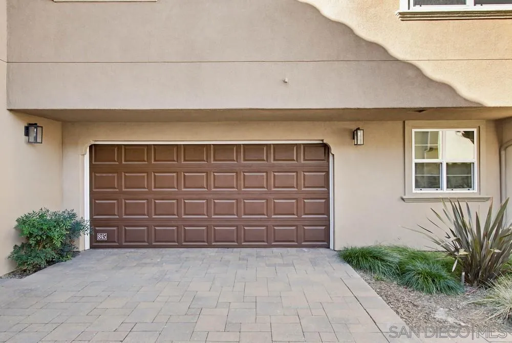 Photo #33: 2601102 Listing: Photo #33