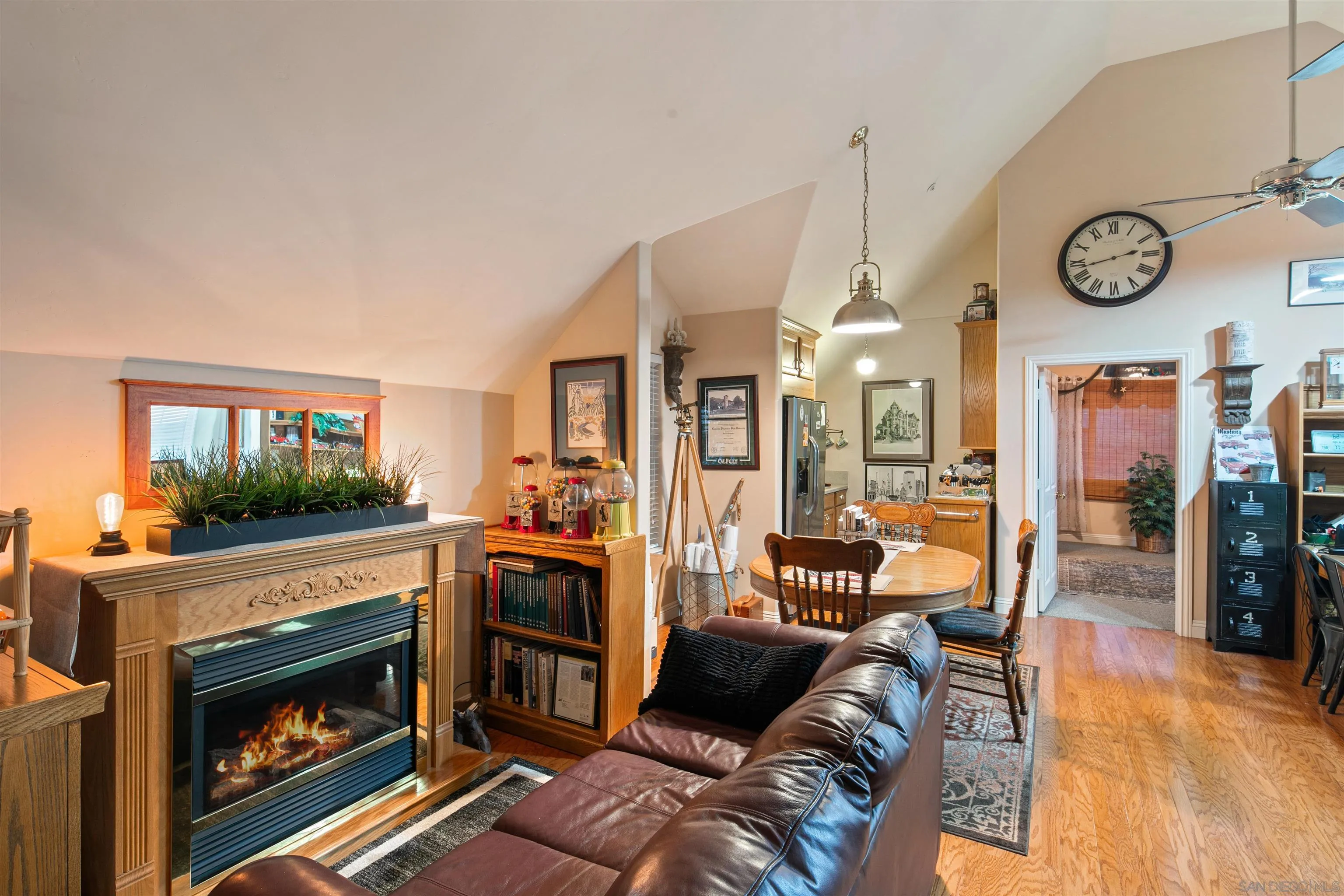 https://cdn.realtyfeed.com/cdn/127/2601103/64f49faf02f2f716f51b693280b8671c.webp
