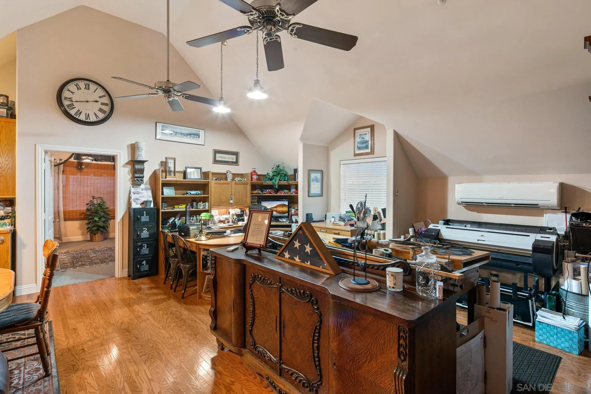 https://cdn.realtyfeed.com/cdn/127/2601103/cd7370fc9d71baa65975071e255ea4e8.webp