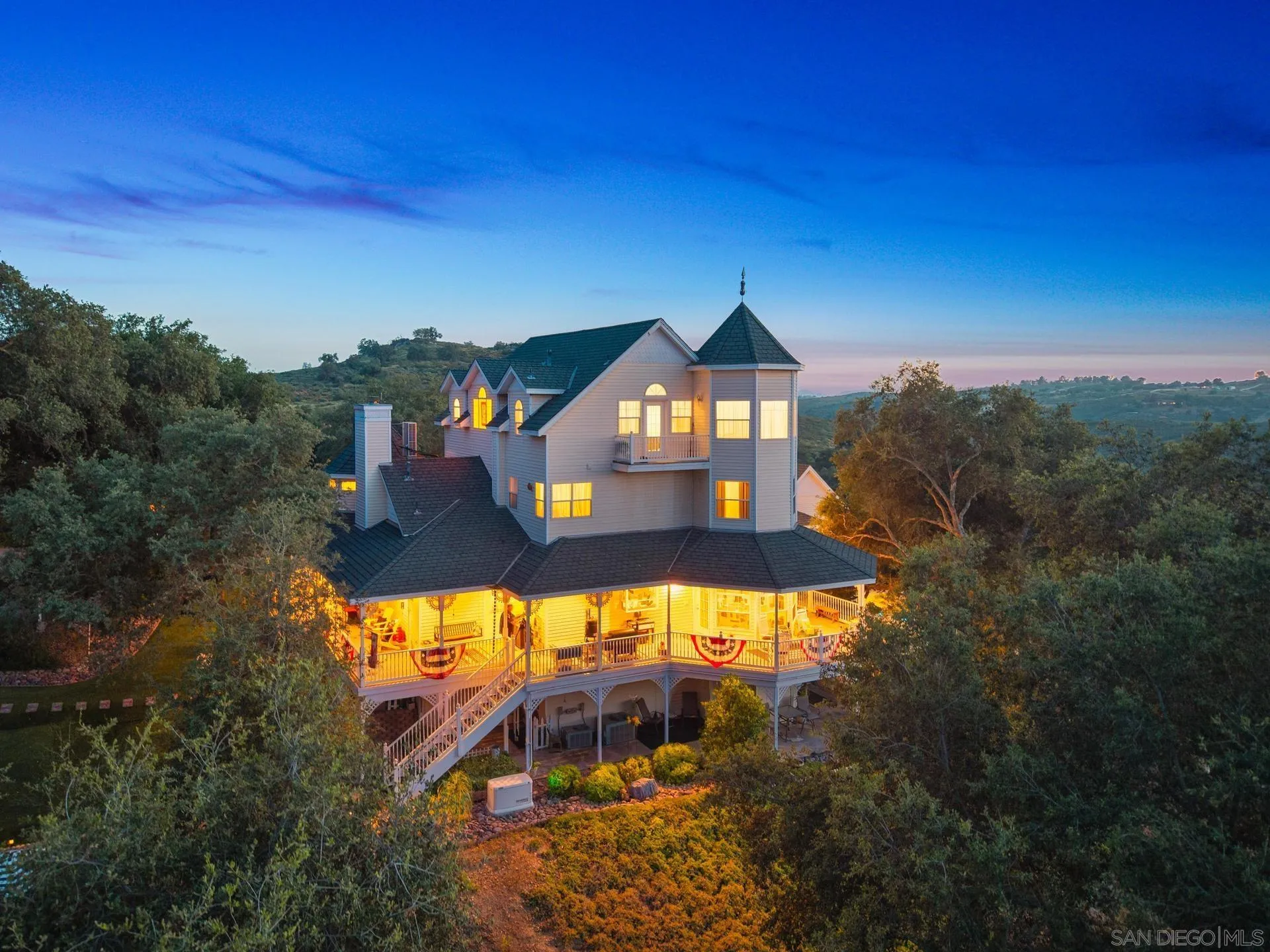 https://cdn.realtyfeed.com/cdn/127/2601103/e53b129cd2144e7b885b77671261e156.webp