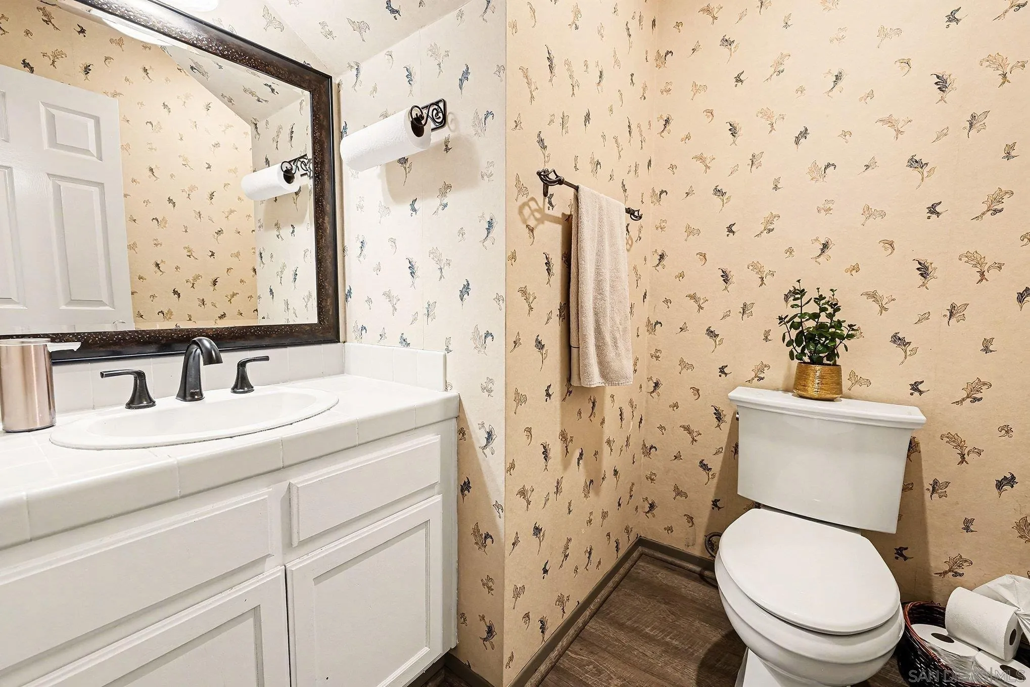 https://cdn.realtyfeed.com/cdn/127/2601106/522629337d1b750b9b4bd194679fb449.webp