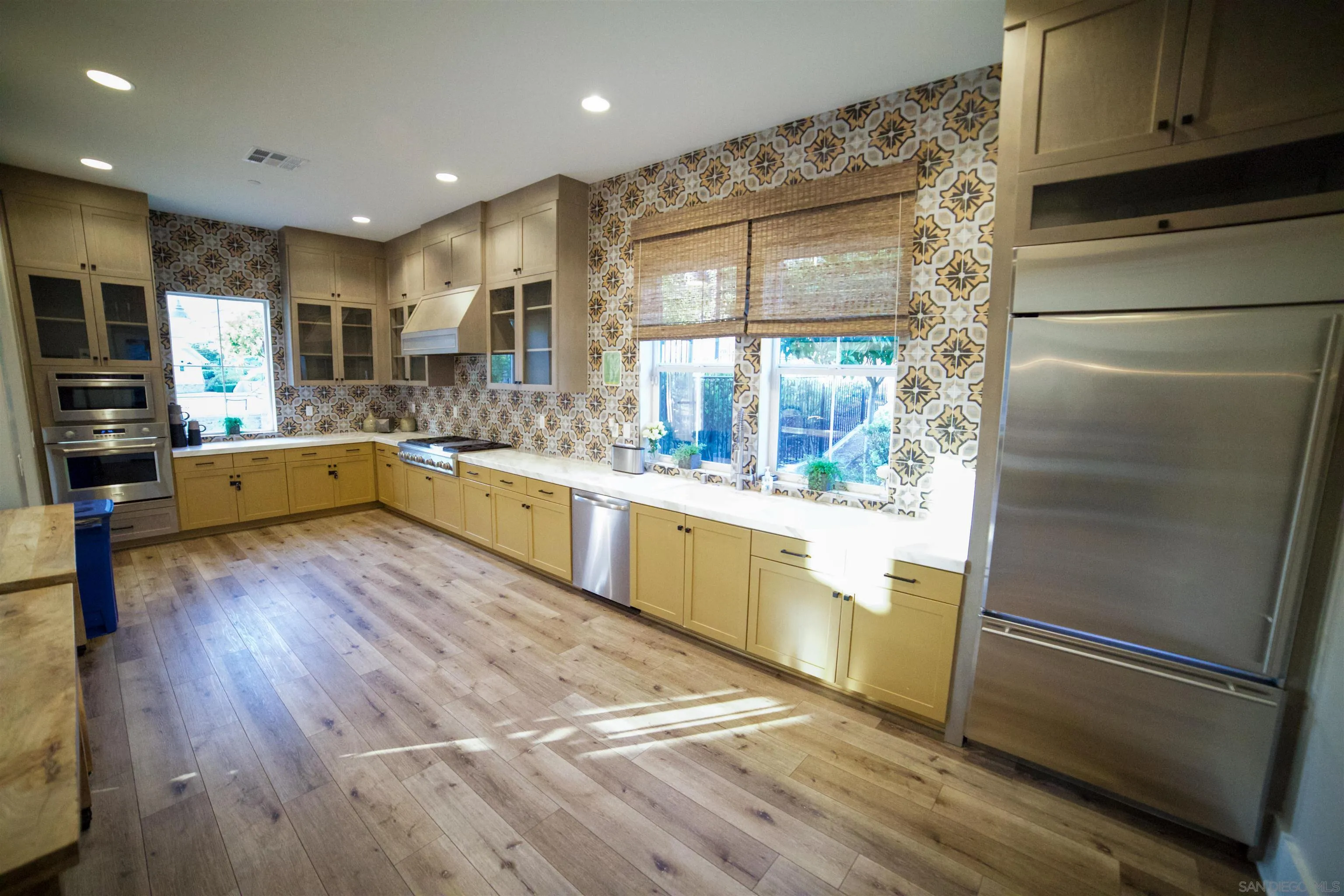 https://cdn.realtyfeed.com/cdn/127/2601107/f9c500af00d8c997e633564cf1af3c99.webp