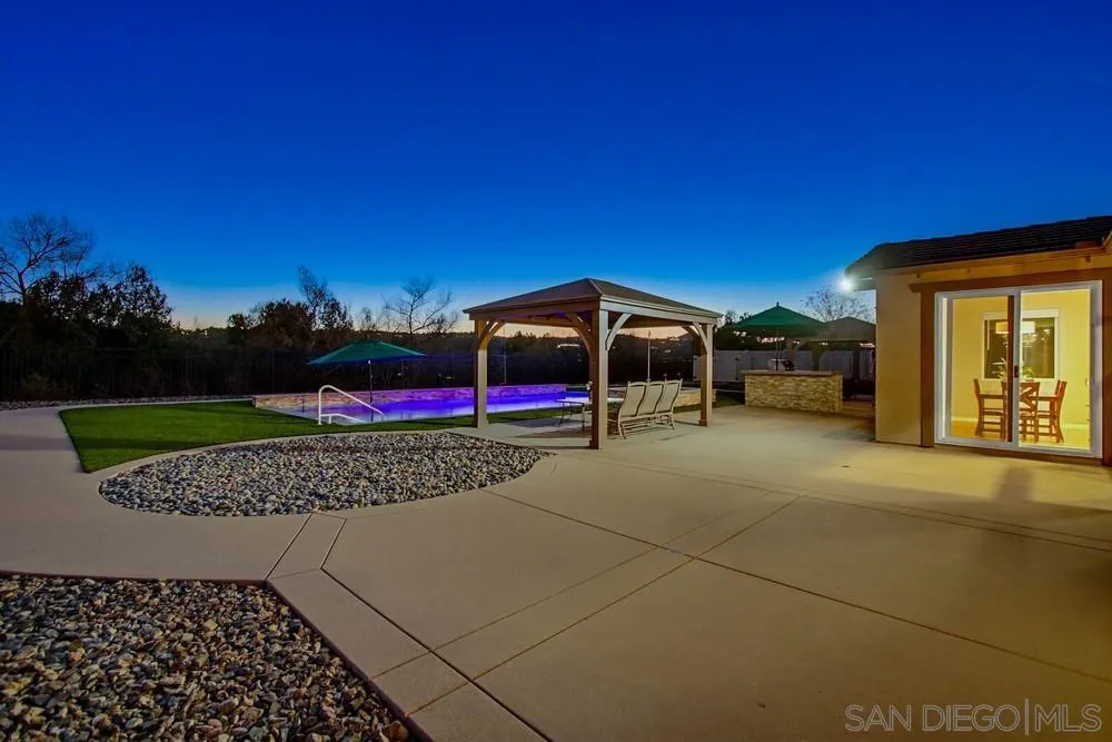 https://cdn.realtyfeed.com/cdn/127/2601111/e502650cc4b2704ce5d29a0f85f82928.webp
