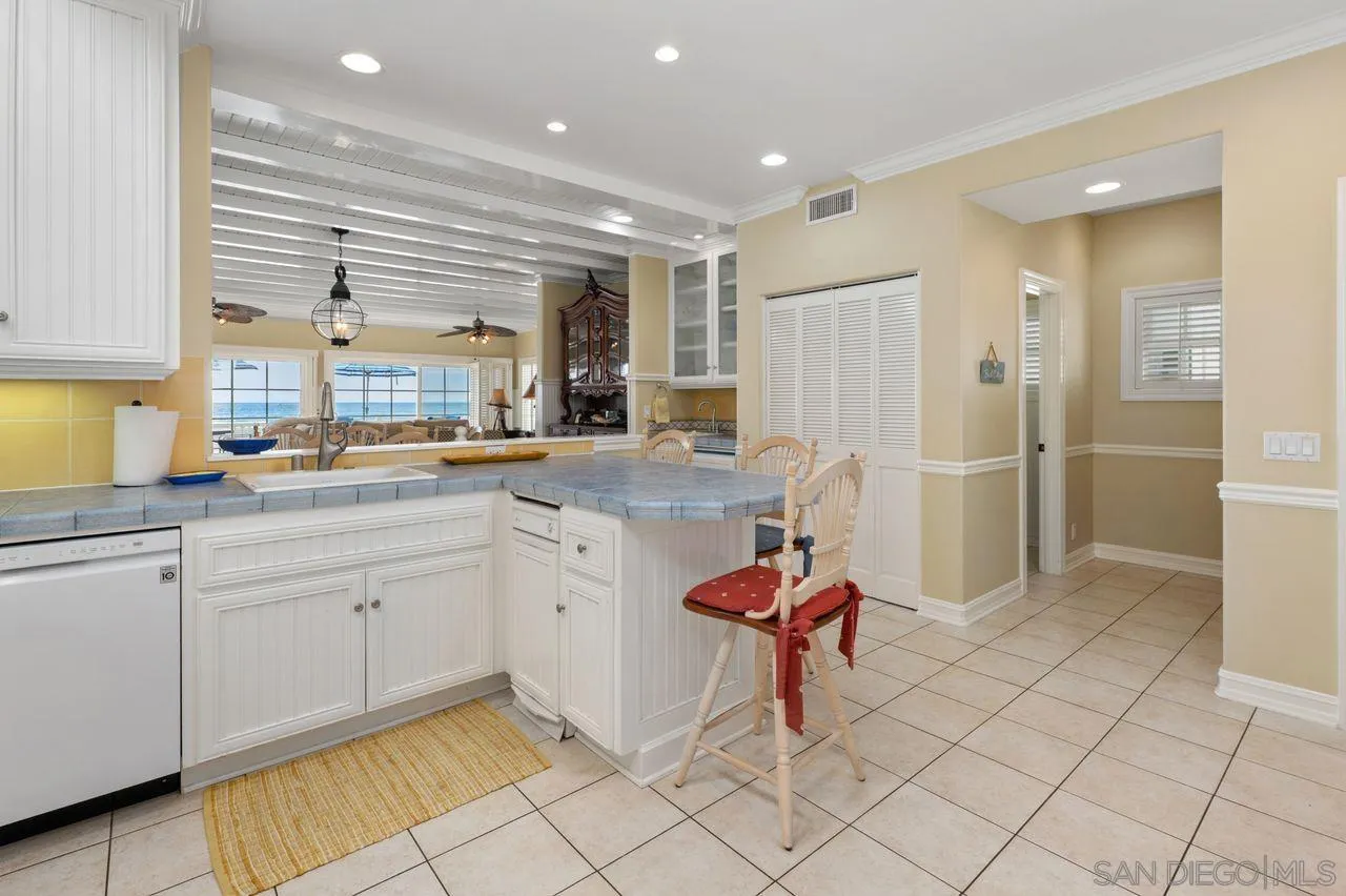 https://cdn.realtyfeed.com/cdn/127/2601117/44066d467650956a1c3099d5a079e89c.webp